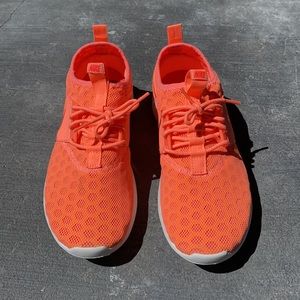 Nike Women’s Juvenate.